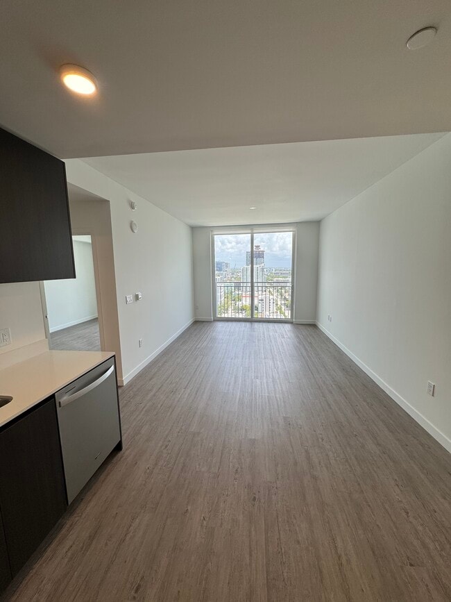 119 NE 20th St, Unit A1 in Miami, FL - Building Photo - Building Photo