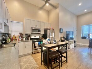 2135 W 19th St-Unit -1F in Chicago, IL - Building Photo - Building Photo