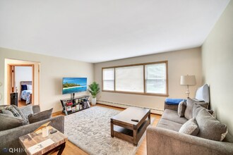 3205 W 97th St-Unit -2W in Evergreen Park, IL - Building Photo - Building Photo