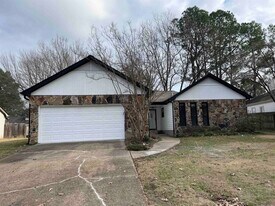 2184 Wilderness Cove in Germantown, TN - Building Photo