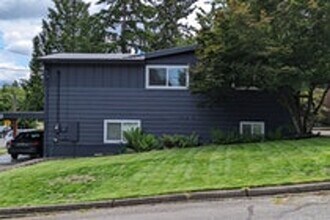 610 Maywood Ln in Fircrest, WA - Building Photo - Building Photo