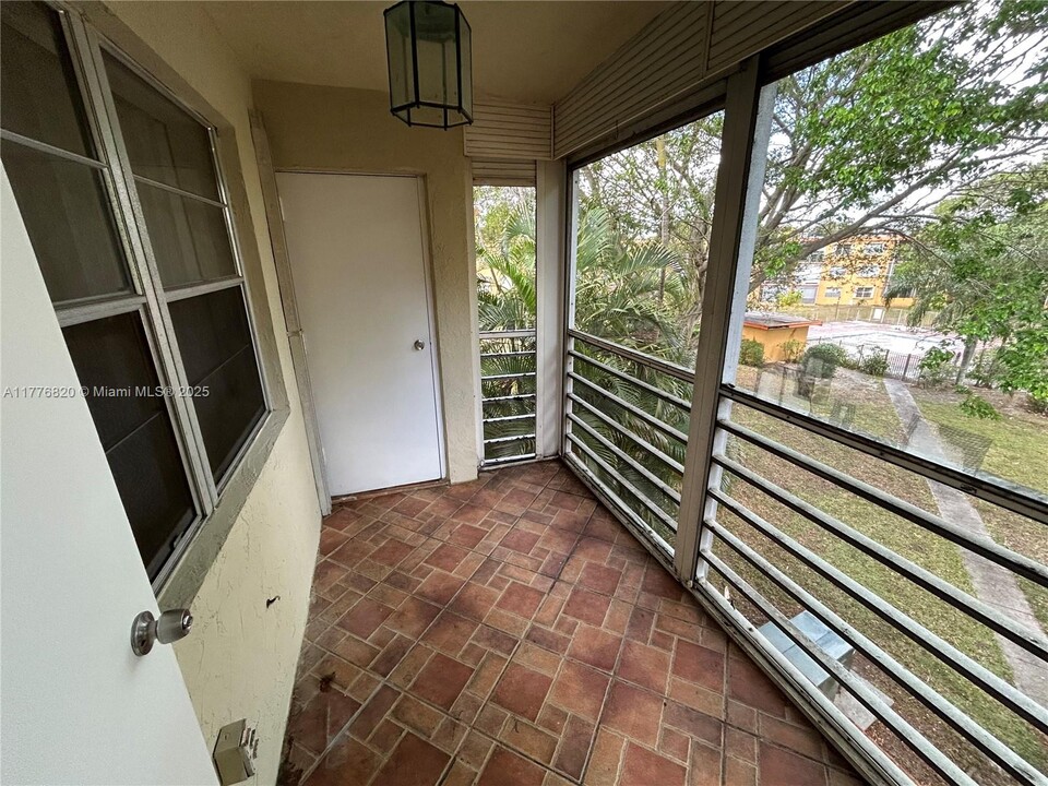 4354 NW 9th Ave in Deerfield Beach, FL - Building Photo