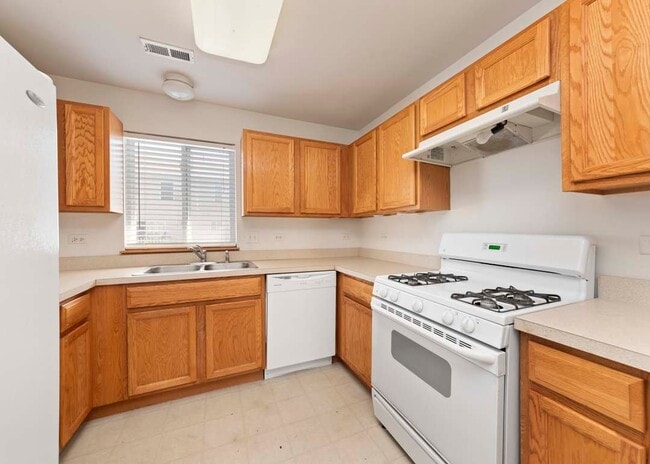 2611 Canyon Dr in Plainfield, IL - Building Photo - Building Photo