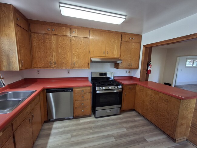 property at 1132 Sutter St