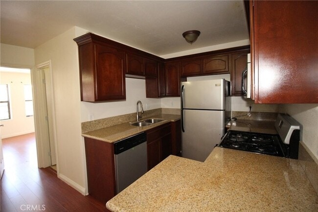 7914 Seville Ave, Unit B in Huntington Park, CA - Foto de edificio - Building Photo