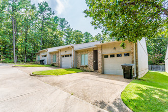 Green Mountain Apartments in Little Rock, AR - Building Photo - Building Photo