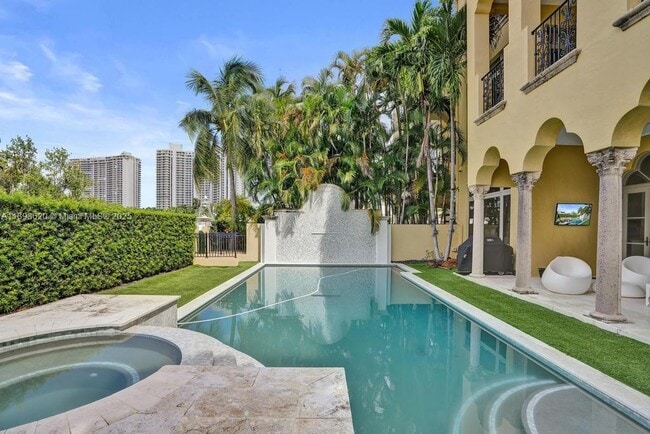 property at 1516 Island Blvd