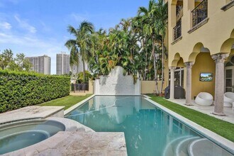 1516 Island Blvd in Aventura, FL - Building Photo - Building Photo