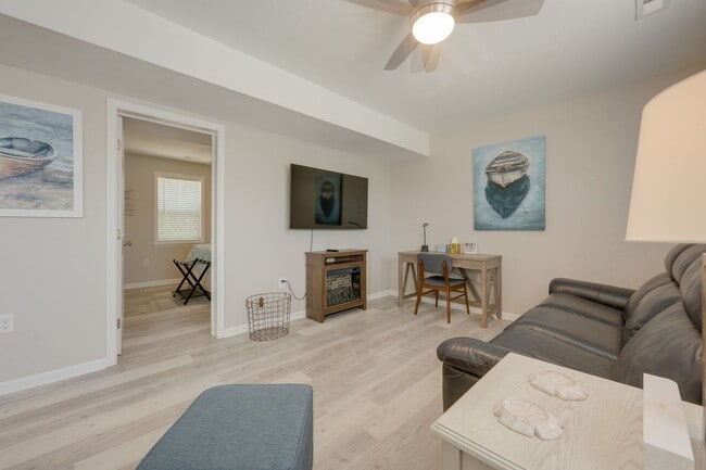 600 W 3rd St in Kill Devil Hills, NC - Building Photo - Building Photo