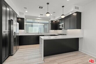 11304 Victory Blvd in Los Angeles, CA - Building Photo - Building Photo