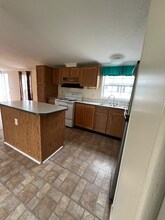 32 2nd St in Kenduskeag, ME - Building Photo - Building Photo