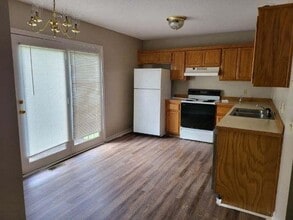 114 Persimmon Dr in Excelsior Springs, MO - Building Photo - Building Photo