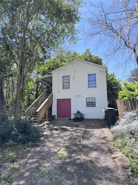 817 N Forest Dr in Tallahassee, FL - Foto de edificio