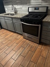 8637 S Ingleside Ave-Unit -1 in Chicago, IL - Building Photo - Building Photo