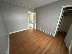 27 Hickory St in Waterbury, CT - Building Photo - Building Photo