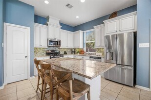 122 Cheswood Forest Dr in Montgomery, TX - Building Photo