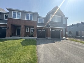 121 Ocala St in Ottawa, ON - Building Photo