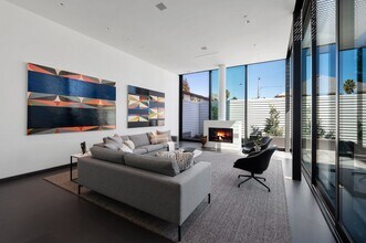 214 Tucker St in Healdsburg, CA - Building Photo - Building Photo