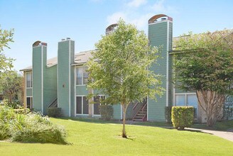 Bridge at Sterling Village in Austin, TX - Foto de edificio - Building Photo
