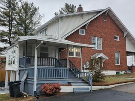 21 Port Republic Rd in Harrisonburg, VA - Building Photo