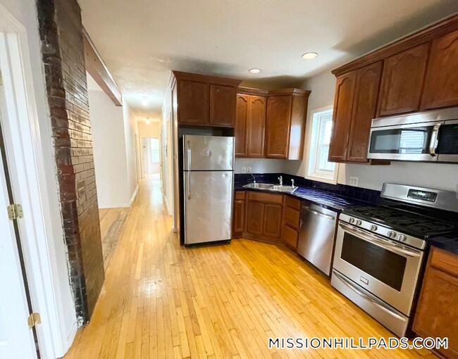 7 Iroquois St, Unit 2