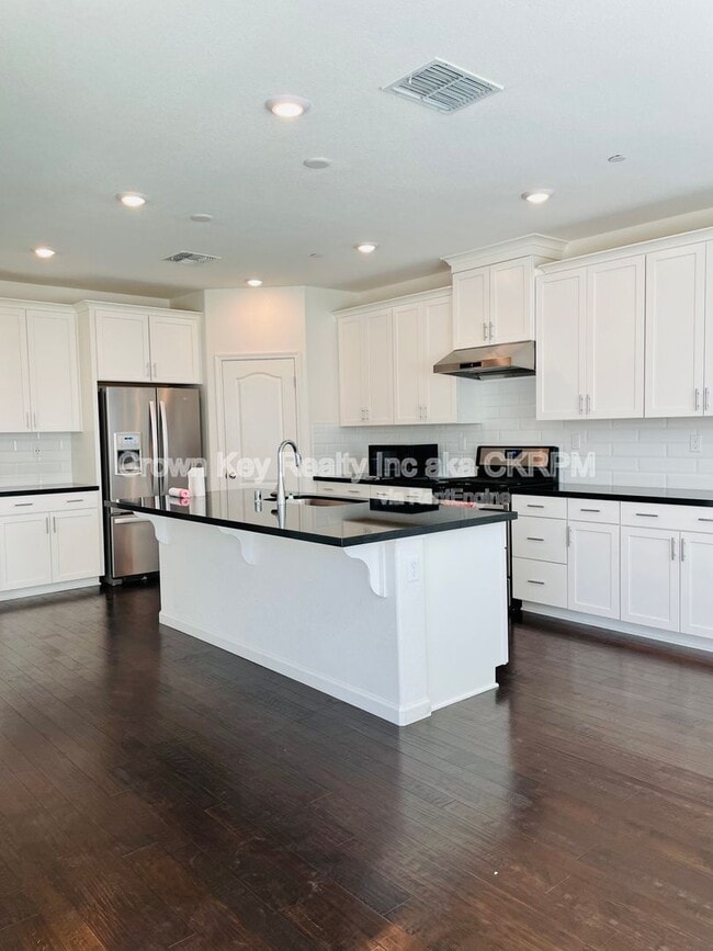 6425 Dan Havicus Dr in Tracy, CA - Building Photo - Building Photo
