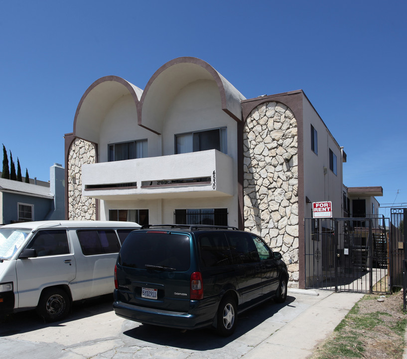 4530 Cherokee Ave in San Diego, CA - Building Photo