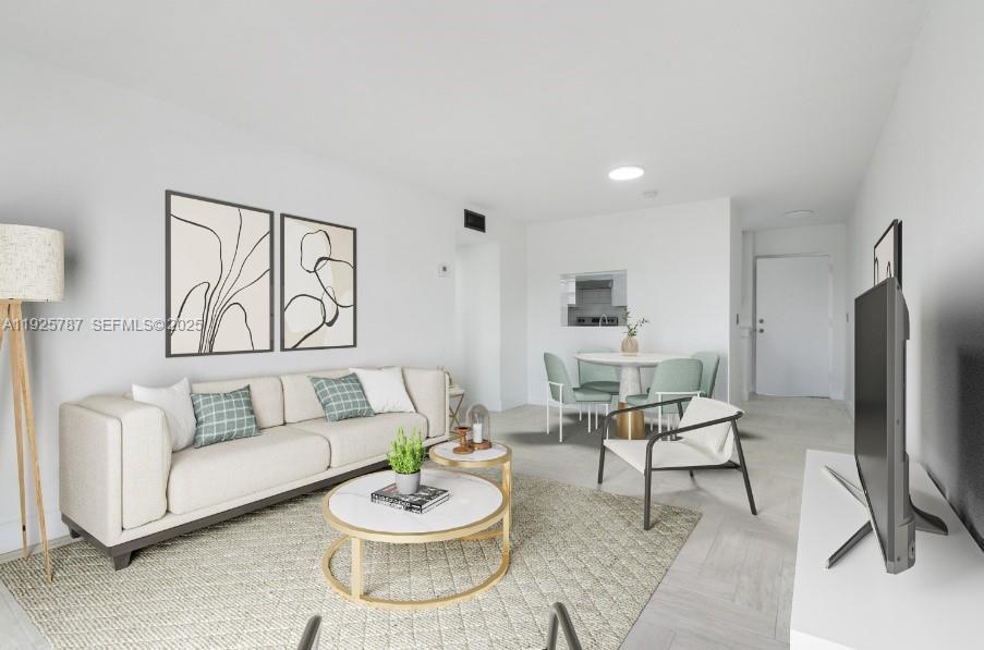 12215 W Dixie Hwy in North Miami, FL - Building Photo