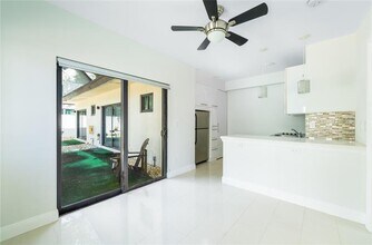 207 SE 10th Ter in Fort Lauderdale, FL - Building Photo - Building Photo