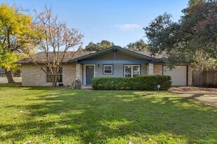 8713 Azalea Trail in Austin, TX - Building Photo