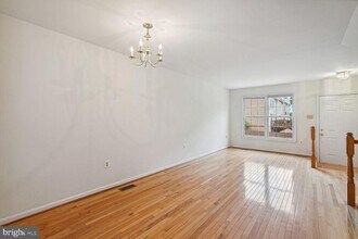 7817 Gum Springs Village Dr in Alexandria, VA - Building Photo - Building Photo