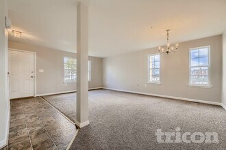 5125 Cals Ct in Brooklyn Park, MD - Foto de edificio - Building Photo