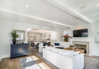 217 Coral Ave in Newport Beach, CA - Building Photo - Building Photo