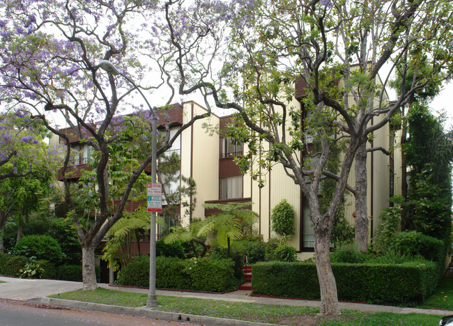 Oakhurst Royal Apartments in Beverly Hills, CA - Building Photo - Building Photo