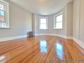 43 Mt Pleasant Ave in Boston, MA - Building Photo - Building Photo