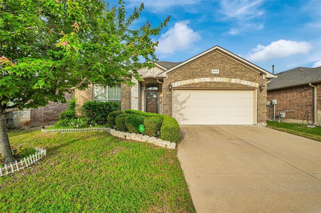 property at 5813 Paluxy Sands Trail