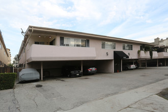 3630 Midvale Ave in Los Angeles, CA - Foto de edificio - Building Photo