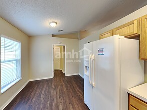 4045 Half Moon Cir in Middleburg, FL - Building Photo - Building Photo