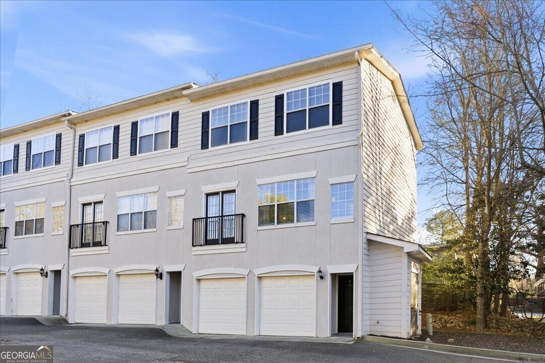 1150 Collier Rd NW in Atlanta, GA - Foto de edificio