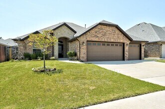 204 SW 167th St in Oklahoma City, OK - Building Photo - Building Photo