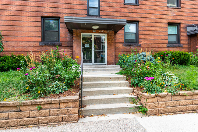 Oak Grove Downtown Apartments in Minneapolis, MN - Foto de edificio - Building Photo