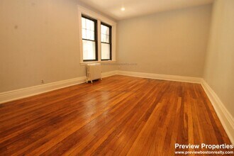1762 Commonwealth Avenue, Unit 4 in Boston, MA - Building Photo - Building Photo