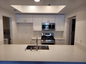 2563 Plaza del Amo, Unit 107 in Torrance, CA - Building Photo