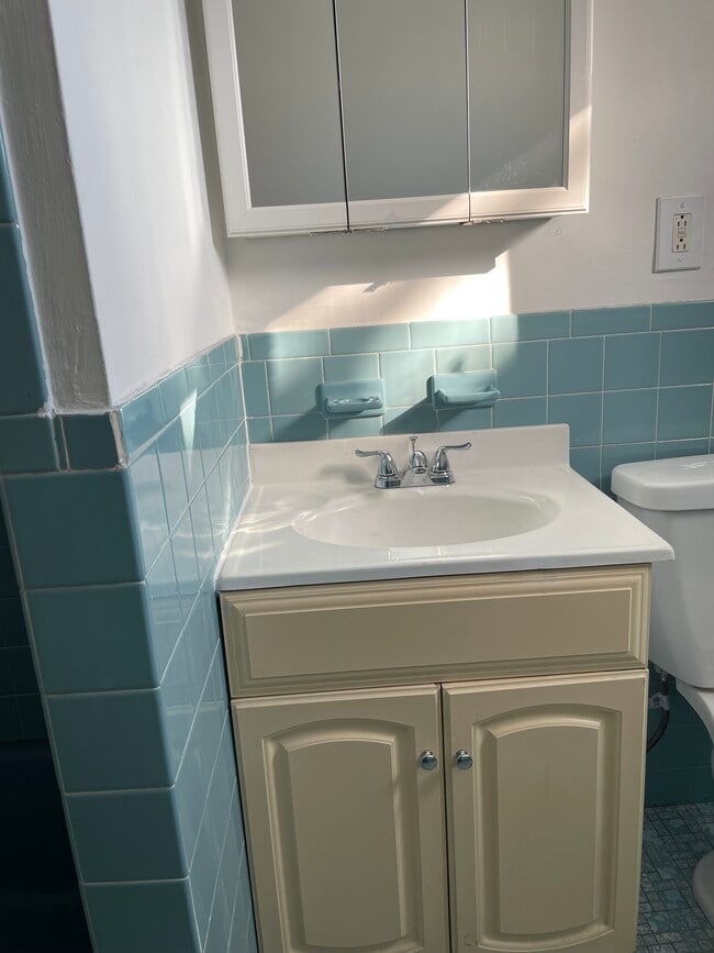 83 Norwood St in Everett, MA - Foto de edificio - Building Photo