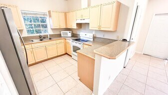 1440 Hawthorne Pl in Wellington, FL - Building Photo