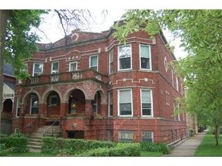 2555 W Logan Blvd in Chicago, IL - Foto de edificio - Building Photo