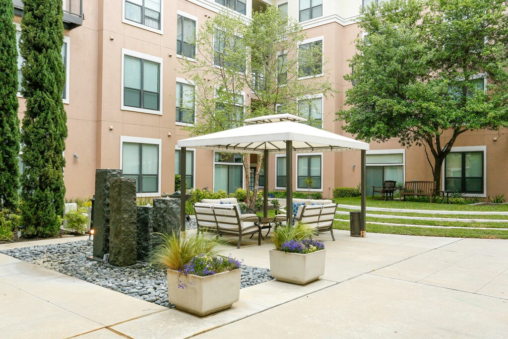 Sawyer Heights Lofts Apartments in Houston, TX