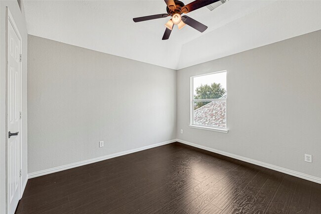 14450 Eastern Redbud Ln in Houston, TX - Building Photo - Building Photo