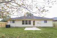 5602 Rivertree Ln in Spring, TX - Building Photo - Building Photo