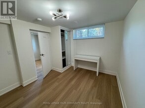 145 Harrison Dr in Newmarket, ON - Building Photo - Building Photo